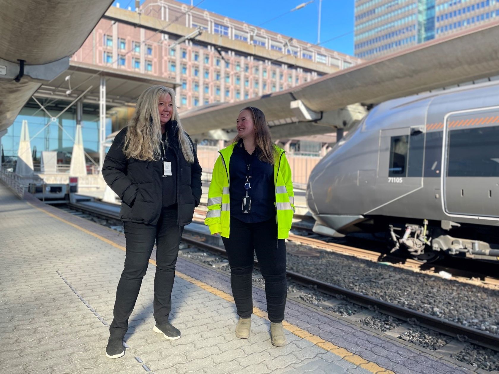 To driftsjefer på plattformen på Oslo S