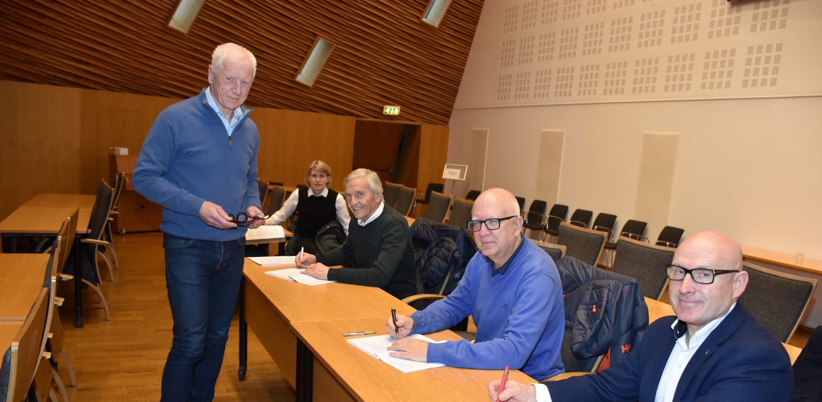 Signering av avtale.